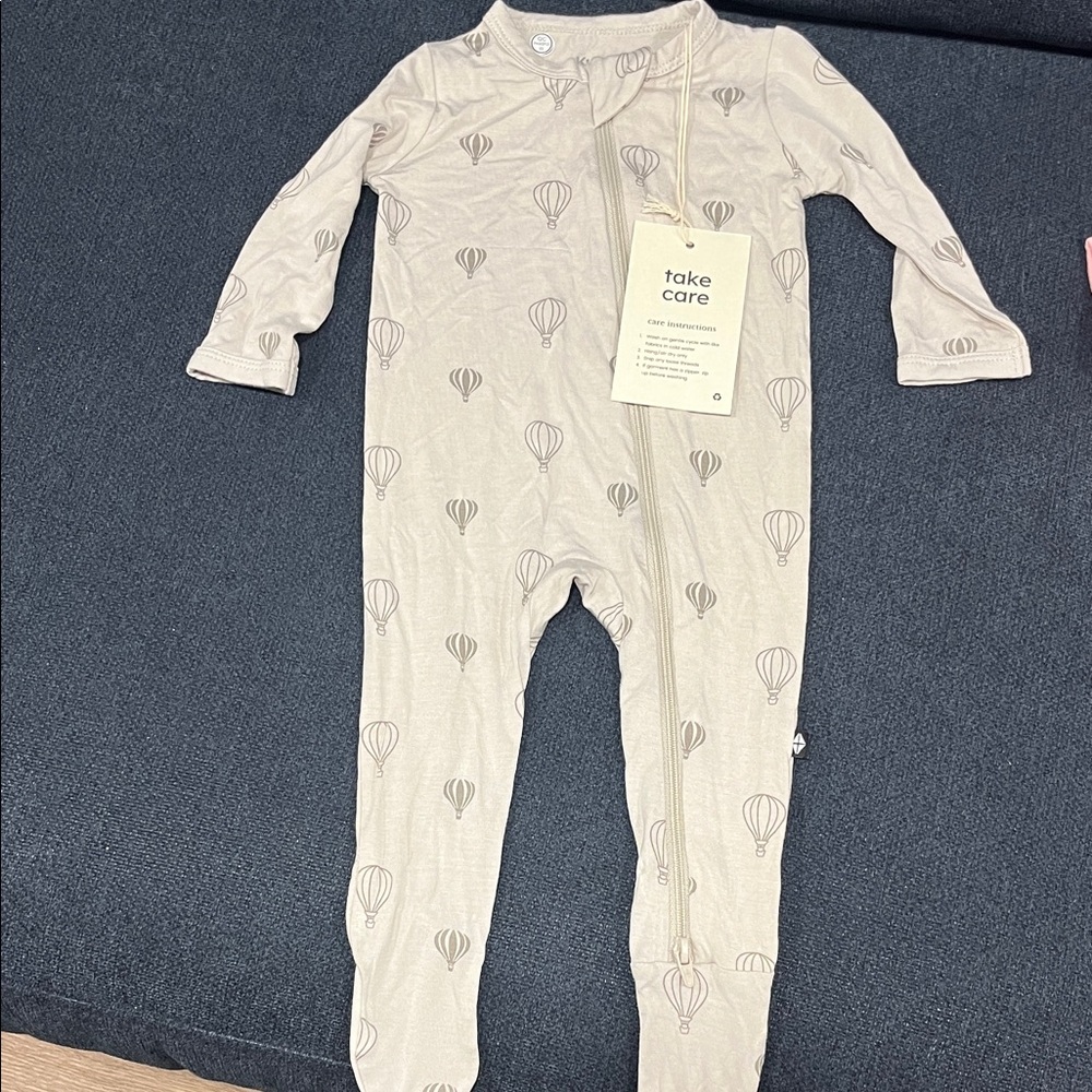 Kyte BABY Cream Footie with Balloon Design